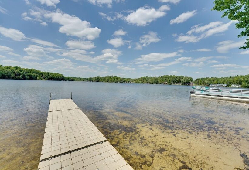 Diamond Lake Waterfront Cabin W/ Deck + Dock!