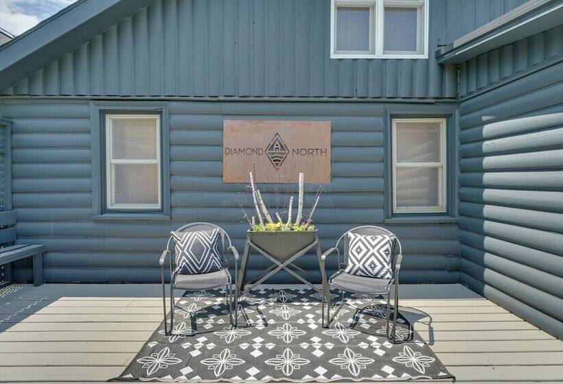 Diamond Lake Waterfront Cabin W/ Deck + Dock!