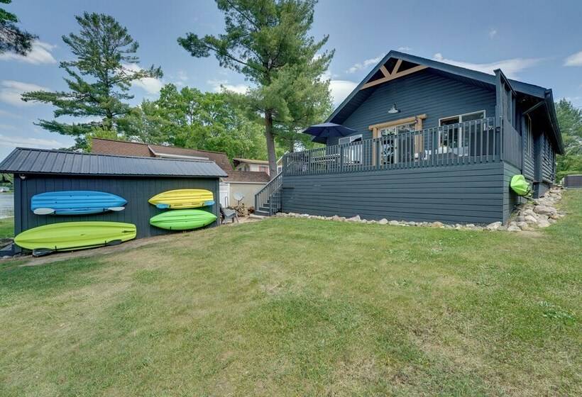 Diamond Lake Waterfront Cabin W/ Deck + Dock!