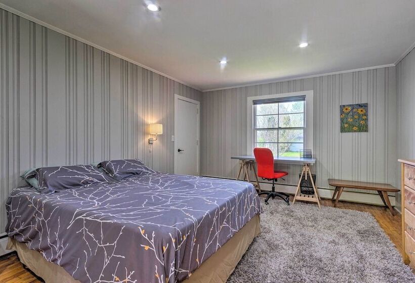 Dog Friendly Home: 1 Mi To Downtown Hendersonville