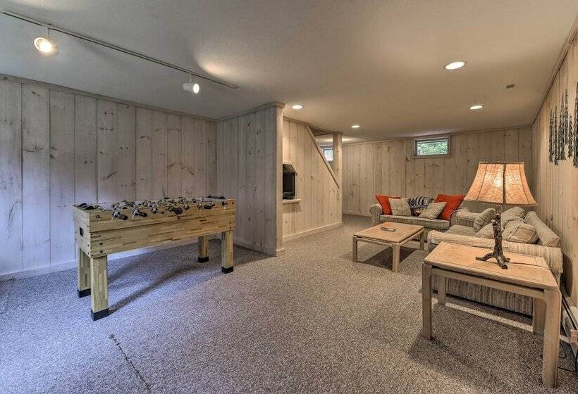 Dover Home: 7 Mi To Mount Snow Grand Summit Resort