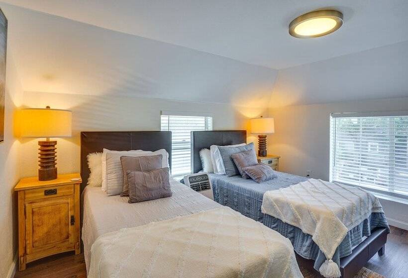 Downtown Long Beach Home: Walk Everywhere!