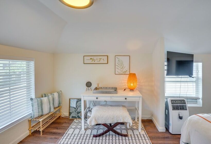 Downtown Long Beach Home: Walk Everywhere!