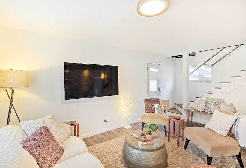 Downtown Long Beach Home: Walk Everywhere!