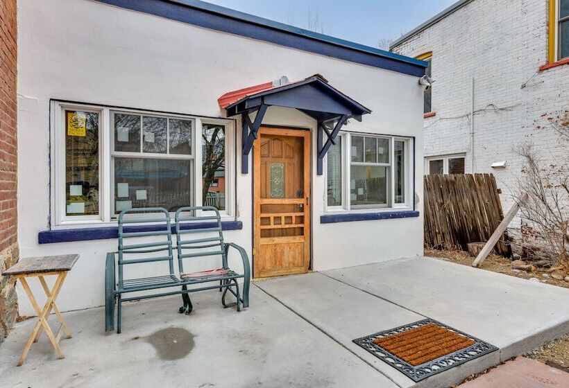 0601: Downtown Salida Cottage W/ Fireplace + Yard