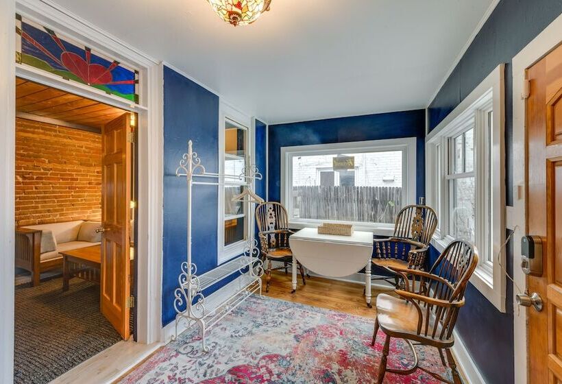 0601: Downtown Salida Cottage W/ Fireplace + Yard