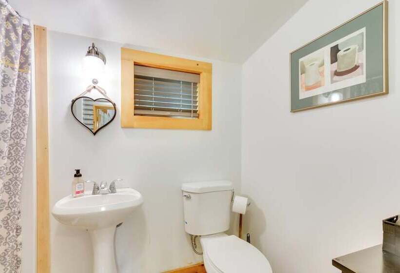 East Otis Vacation Rental W/ Private Deck & Bbq!