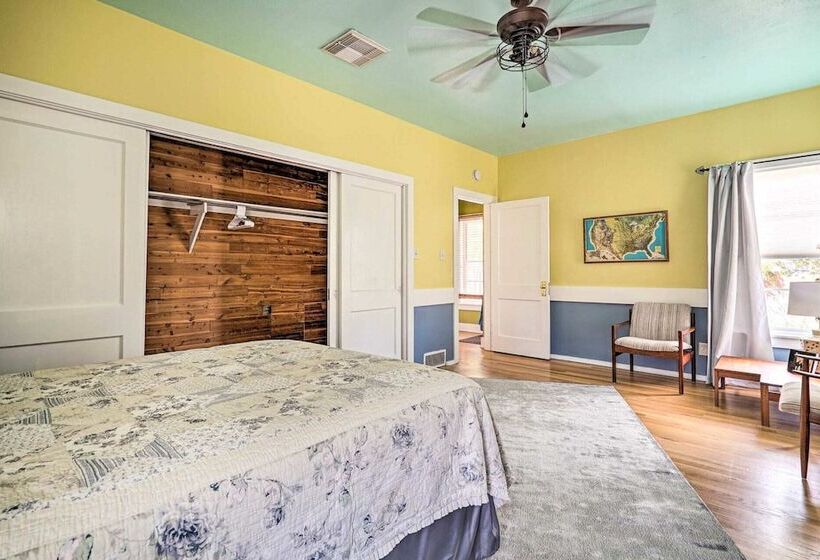 Eclectic Home: Walk To Town & Bath District!