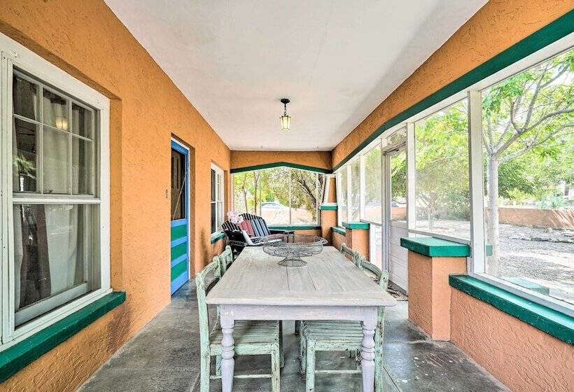 Eclectic Home: Walk To Town & Bath District!