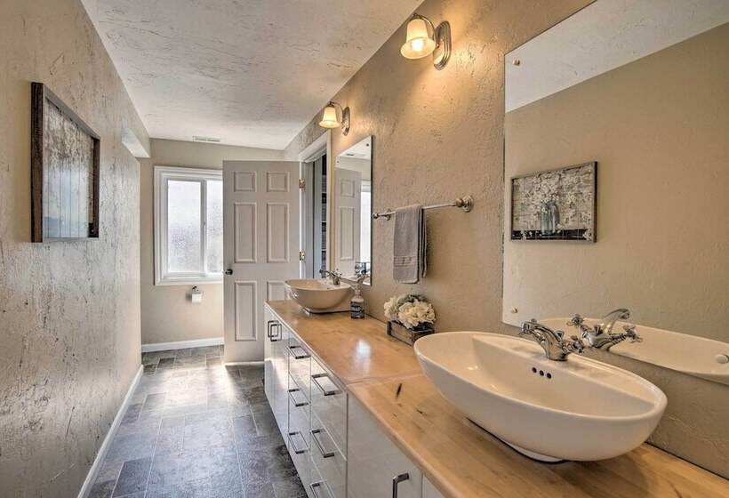 Ellensburg Home W/ Mountain Views On 3 Acres!