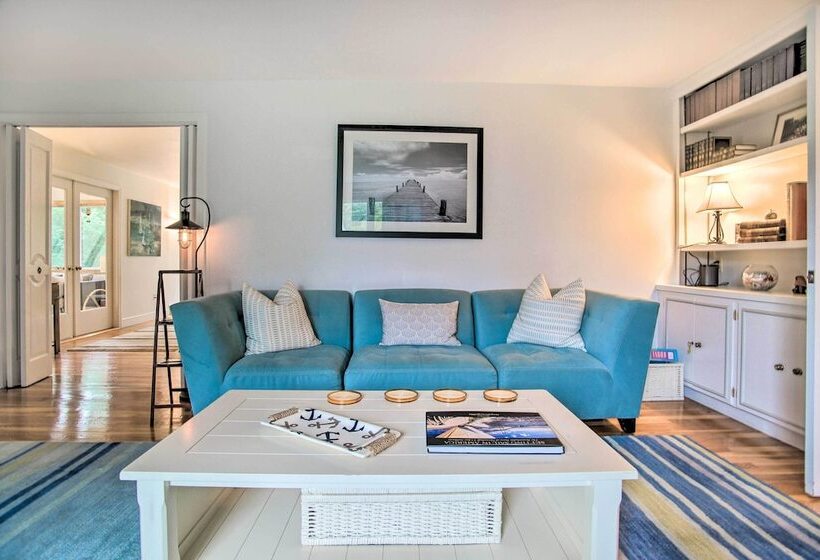 Falmouth Retreat W/ Sunroom Walk To Beaches