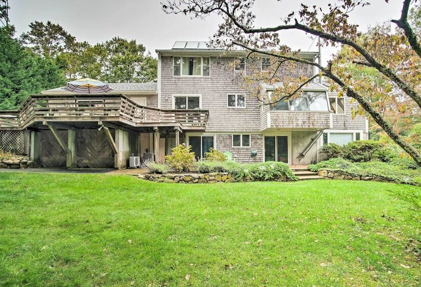 Falmouth Retreat W/ Sunroom Walk To Beaches