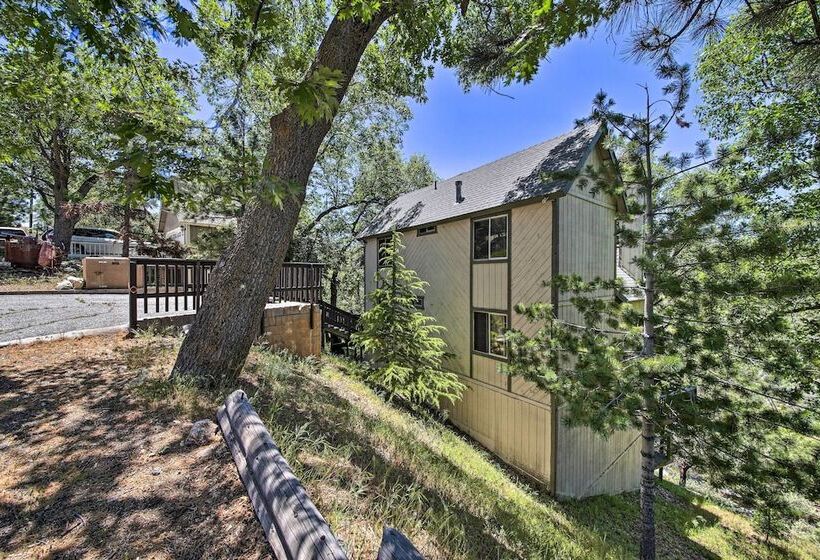 Family Cabin W/ Game Room Near Hiking + Skiing!