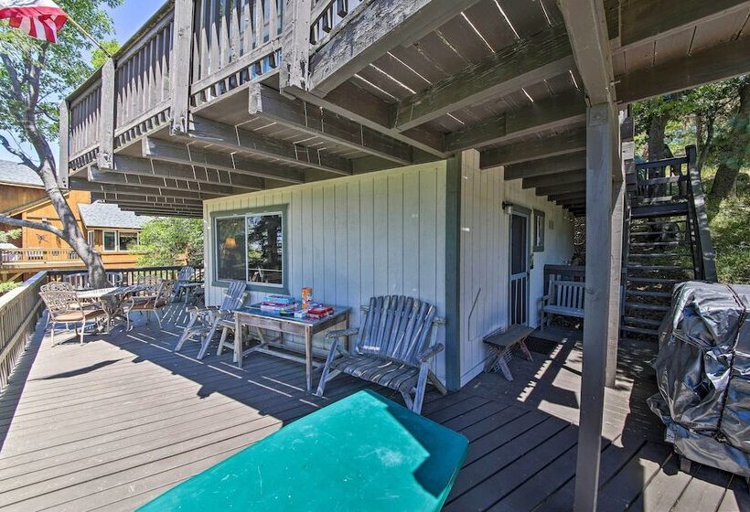 Family Cabin W/ Game Room Near Hiking + Skiing!