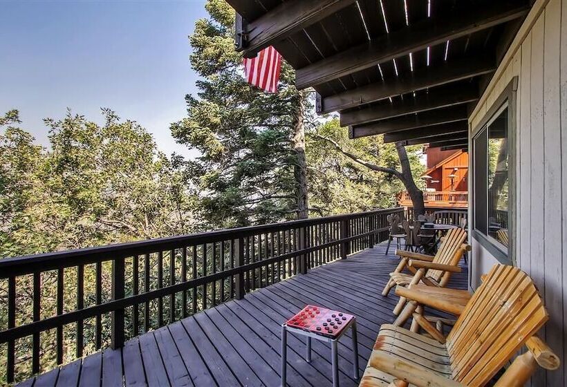 Family Cabin W/ Game Room Near Hiking + Skiing!