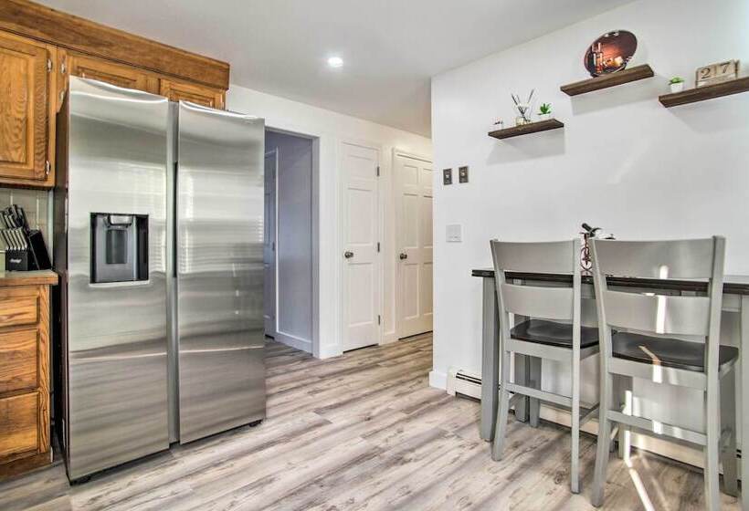 Family Friendly Cape Cod Home: 2 Mi To Coast!