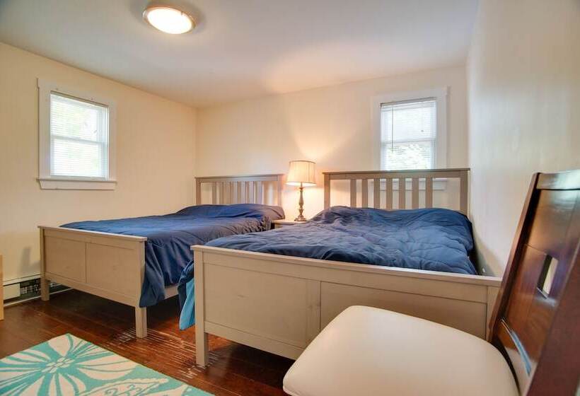 Family Friendly Falmouth Home < 1 Mi To Beach!