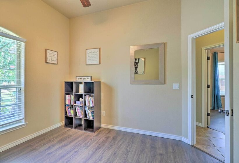 Family Friendly Retreat W/ Yard In Harker!