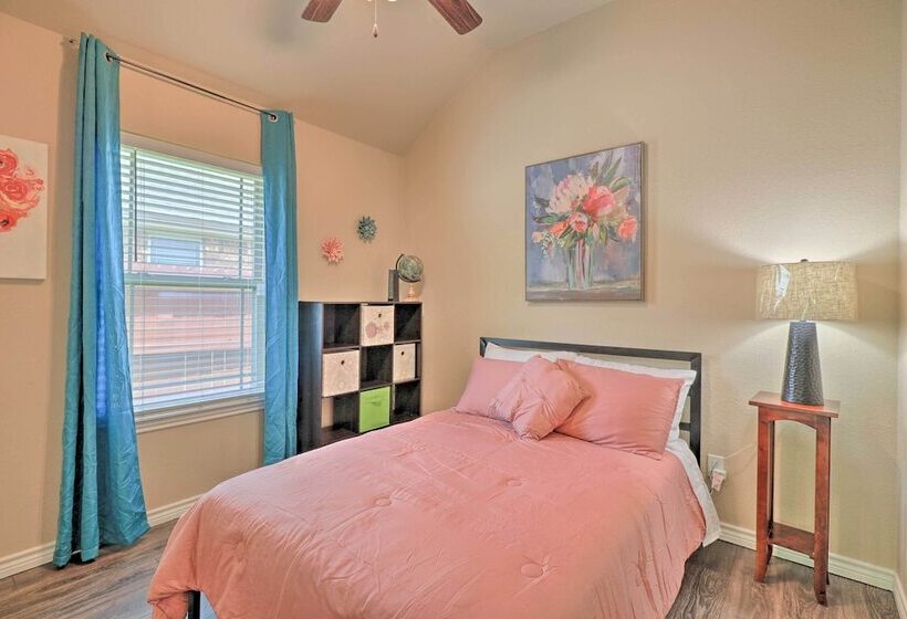 Family Friendly Retreat W/ Yard In Harker!