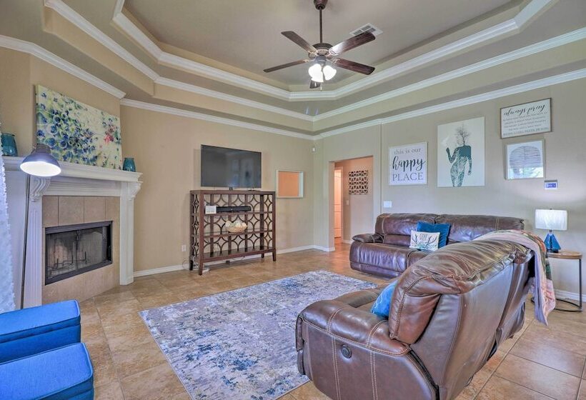 Family Friendly Retreat W/ Yard In Harker!