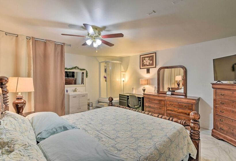 Family Friendly Home ~ 12 Mi To Space Center!