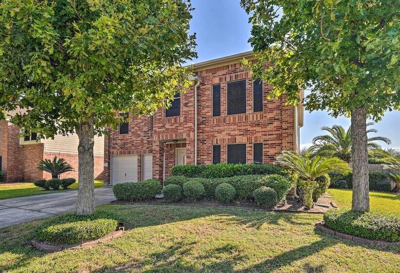 Family Friendly Home ~ 12 Mi To Space Center!