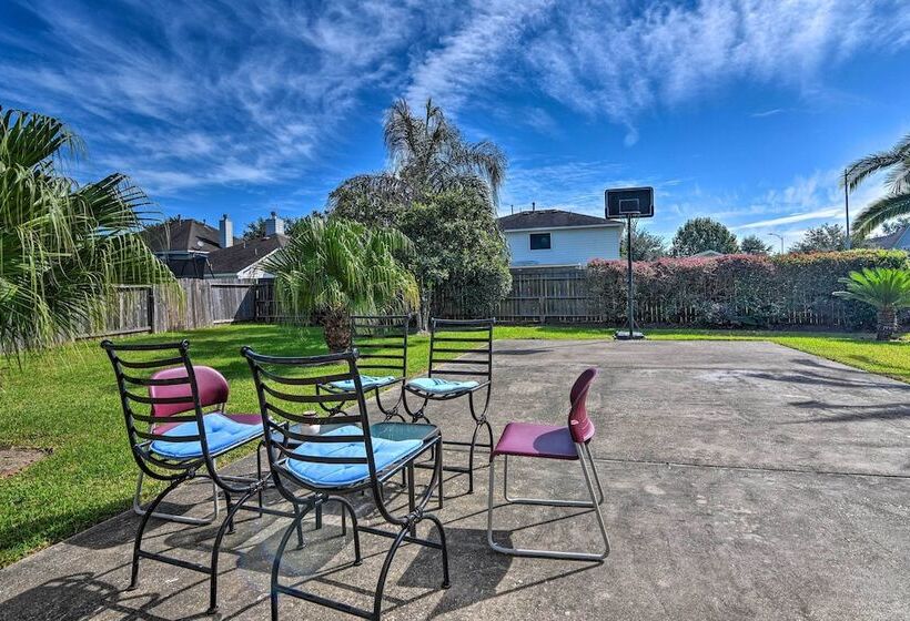 Family Friendly Home ~ 12 Mi To Space Center!