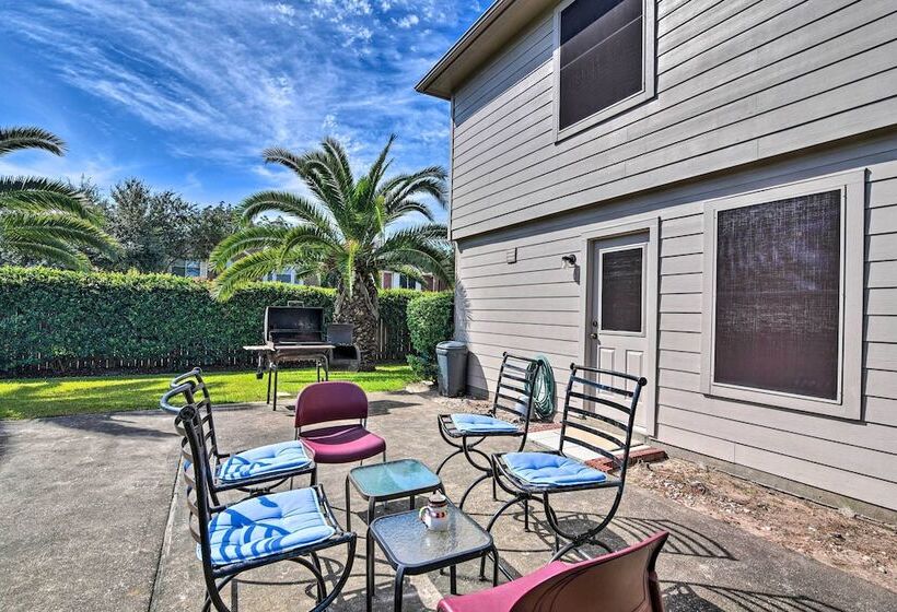 Family Friendly Home ~ 12 Mi To Space Center!