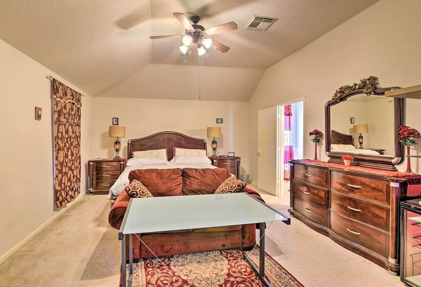 Family Friendly Home ~ 12 Mi To Space Center!