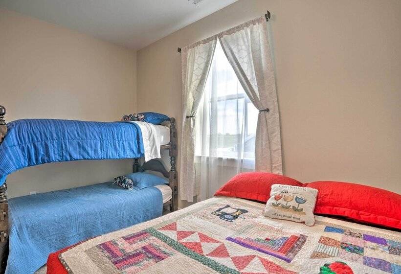 Family Friendly Home Near Potholes State Park