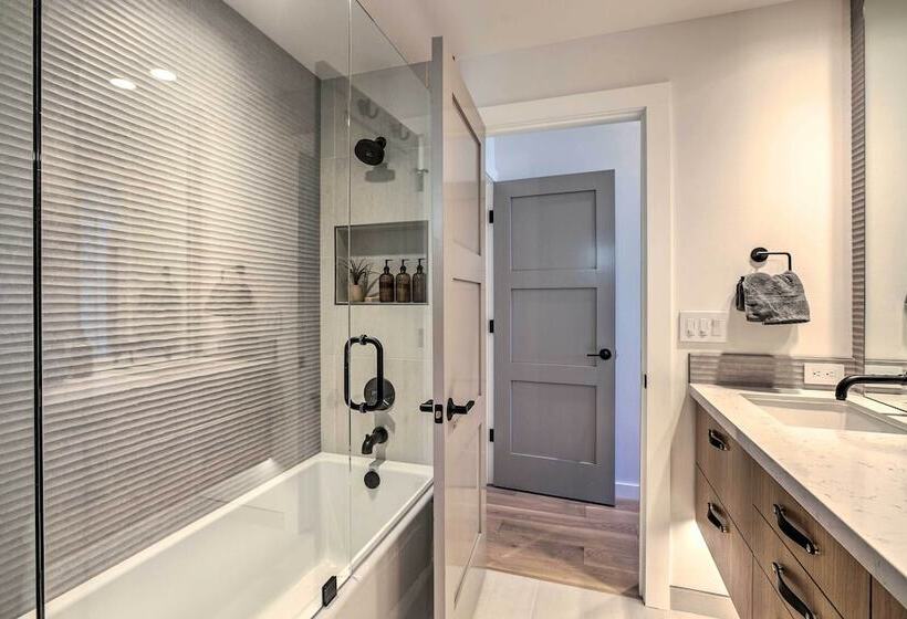 Family Friendly Lake Tahoe House W/ Hot Tub