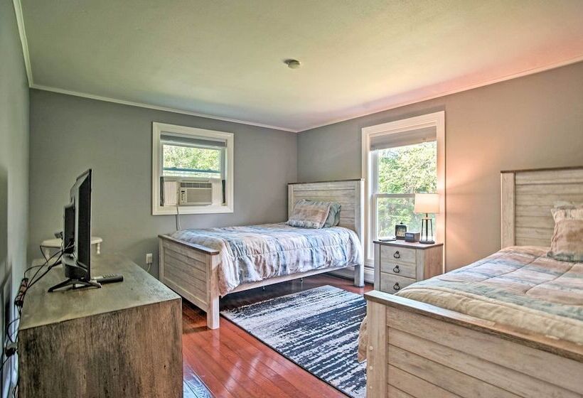 Family Friendly Tisbury Escape   Walk To Town