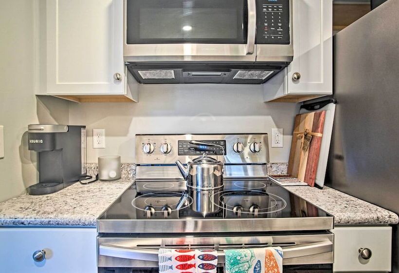 Family Friendly Tisbury Escape   Walk To Town