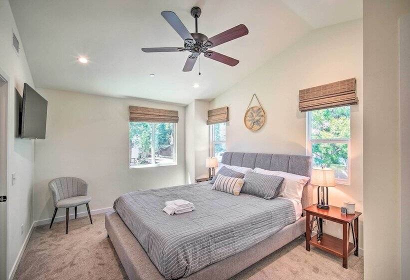 Family Home W/ Deck & View, 4 Mi To Lake Arrowhead