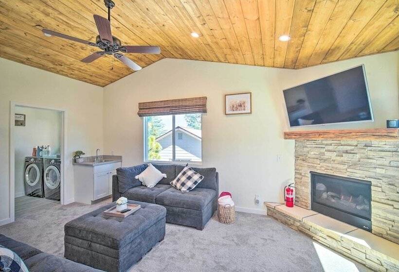 Family Home W/ Deck & View, 4 Mi To Lake Arrowhead