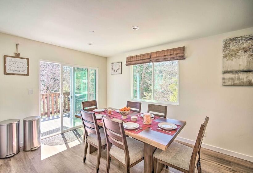 Family Home W/ Deck & View, 4 Mi To Lake Arrowhead