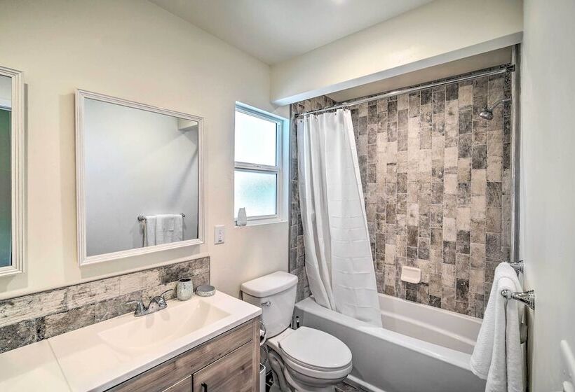 Family Home W/ Deck & View, 4 Mi To Lake Arrowhead