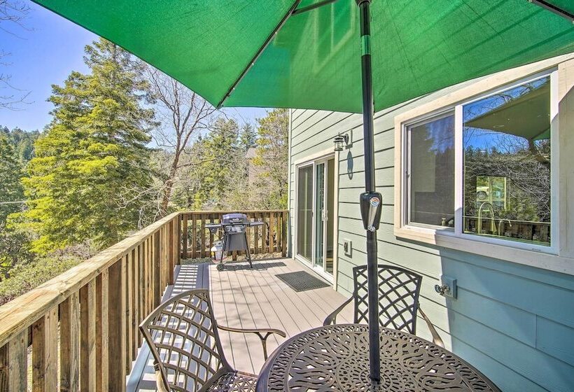 Family Home W/ Deck & View, 4 Mi To Lake Arrowhead