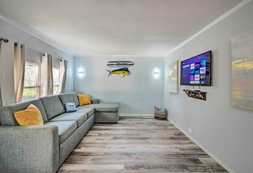 Family Friendly Yankeetown Home W/ Grill!