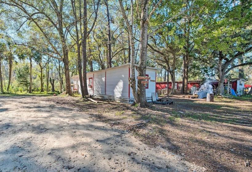 Family Friendly Yankeetown Home W/ Grill!