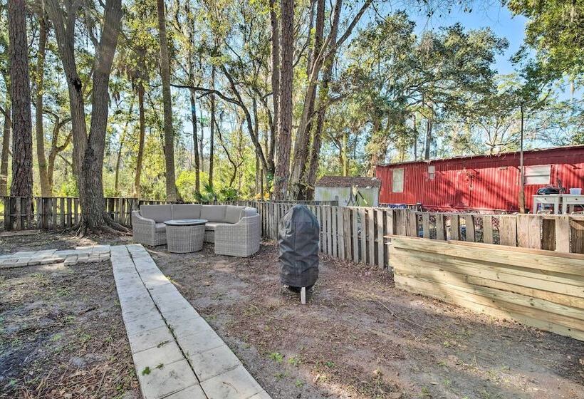 Family Friendly Yankeetown Home W/ Grill!