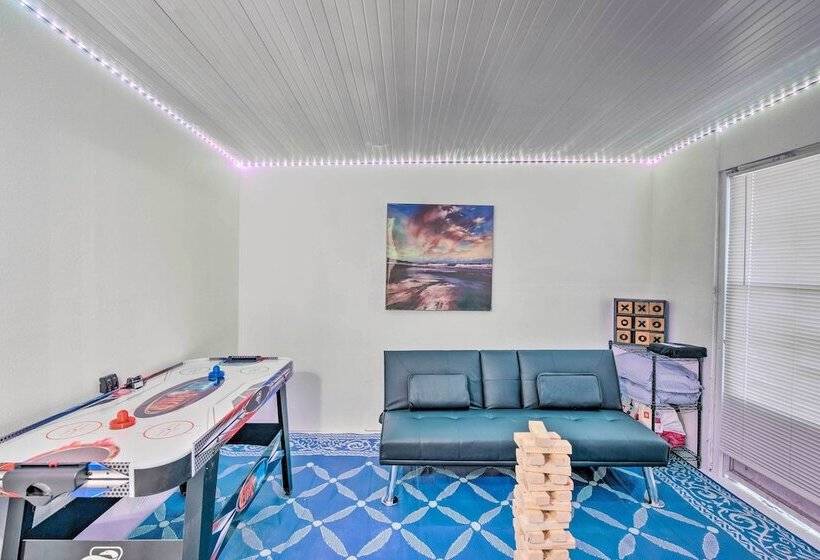 Family Friendly Yankeetown Home W/ Grill!