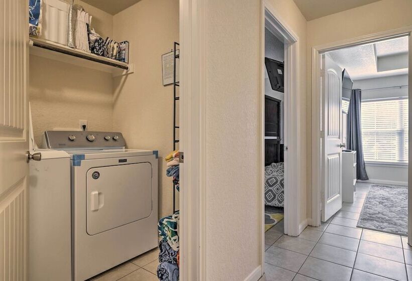 Pet Friendly Home W/ Deck: 1 Mi To Canyon Lake Fun