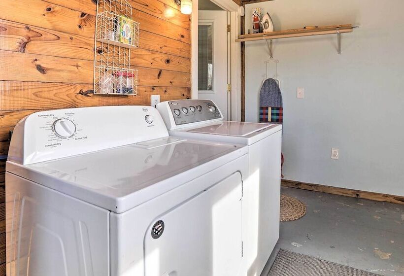 Family Home W/ Deck, 2 Mi To Lake Cumberland