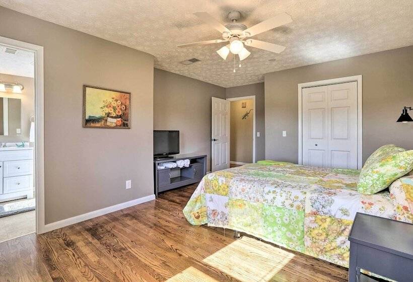 Family Home W/ Deck, 2 Mi To Lake Cumberland