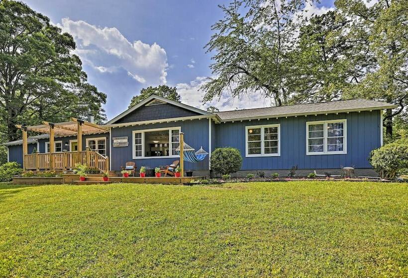 Family Friendly Escape ~ 6 Mi To City Center!