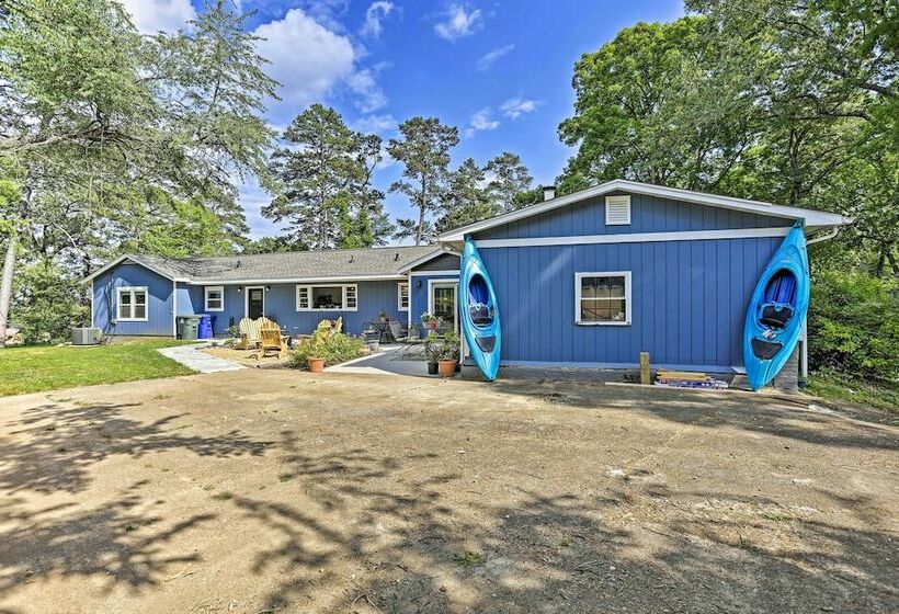 Family Friendly Escape ~ 6 Mi To City Center!