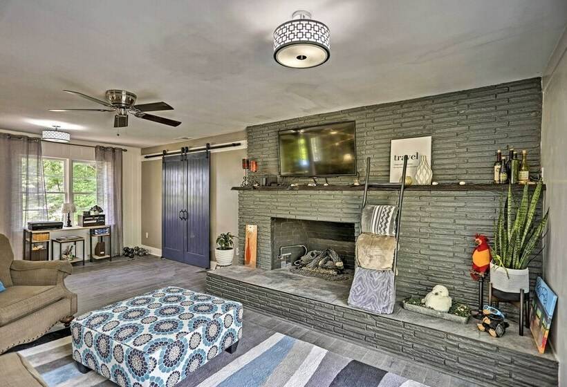 Family Friendly Escape ~ 6 Mi To City Center!