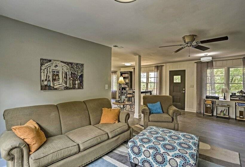 Family Friendly Escape ~ 6 Mi To City Center!
