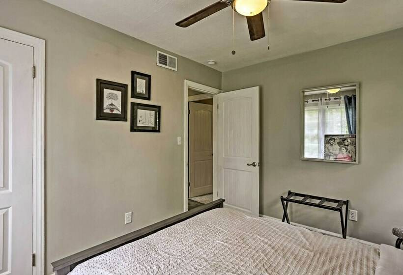 Family Friendly Escape ~ 6 Mi To City Center!